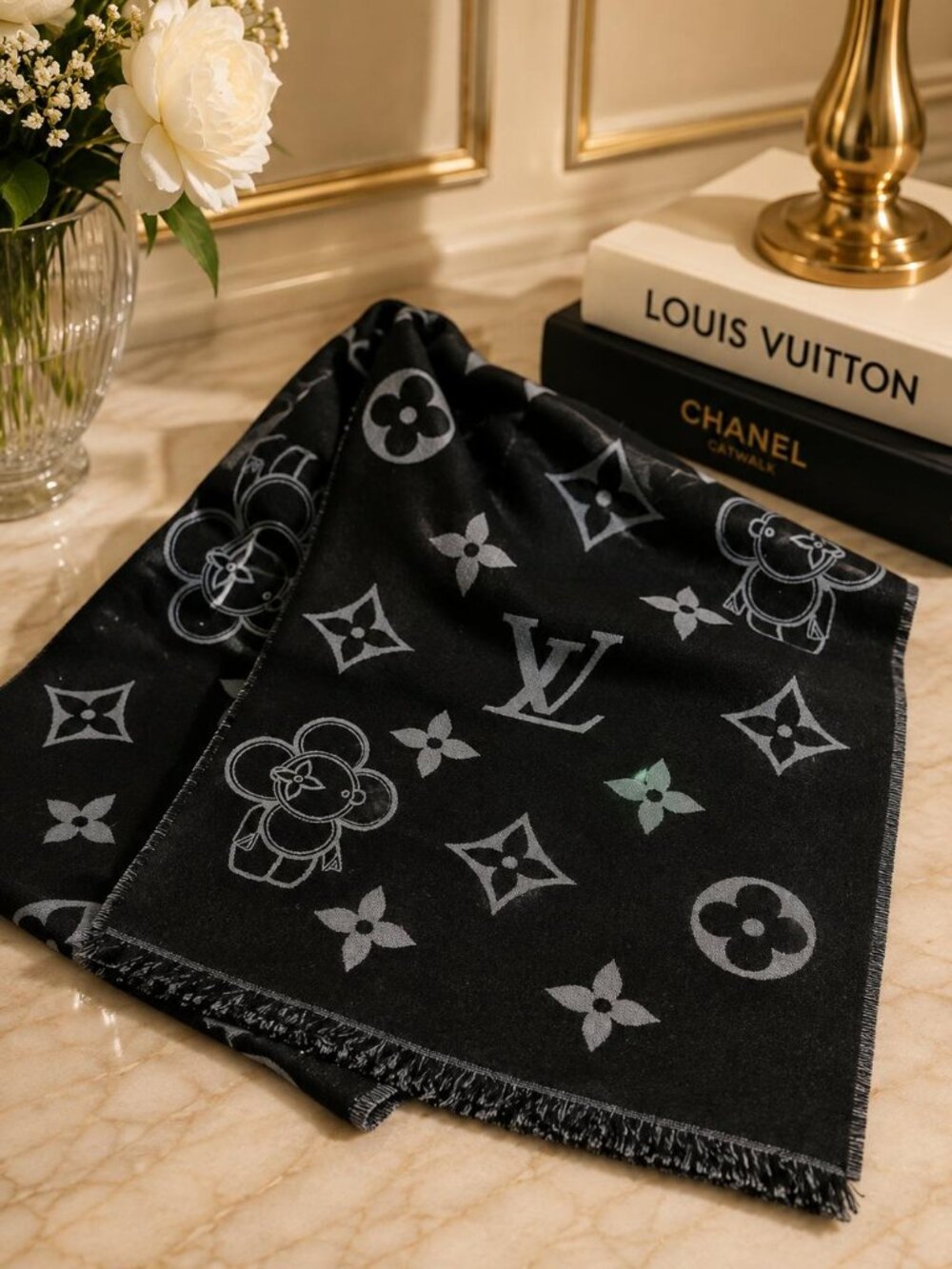 Authentic Louis Vuitton Vivienne Monogram Wool Scarf Black Gray LV Muffler